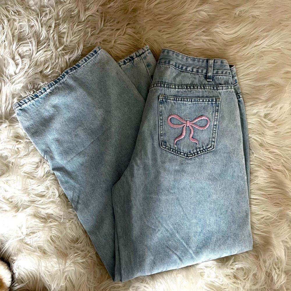 Light Blue Wide-leg pants with pink bows on the pockets